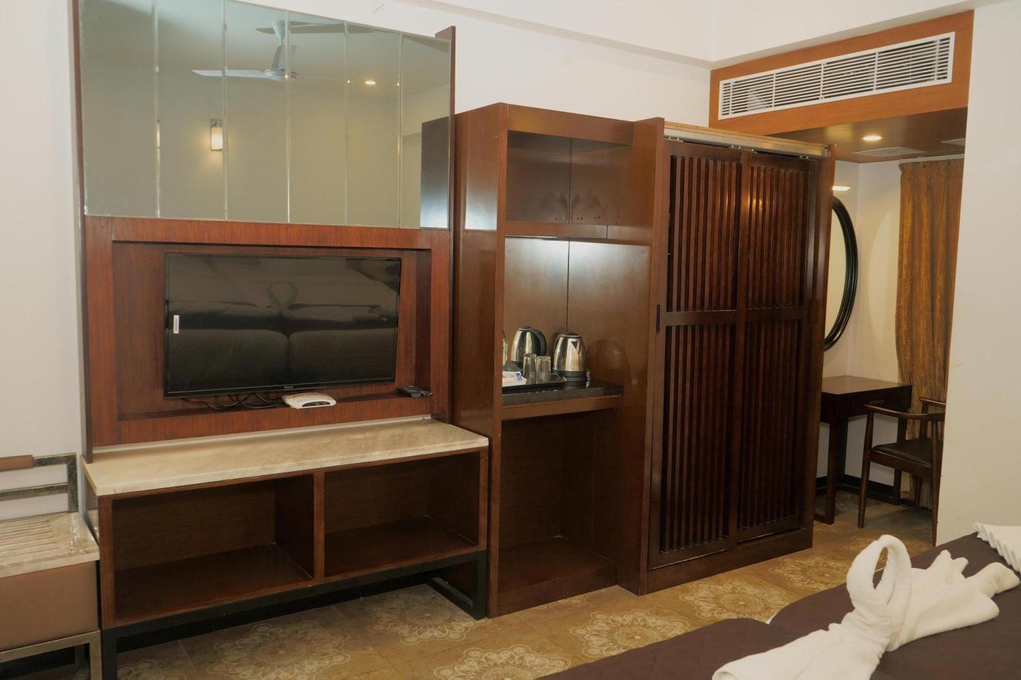 Geo Hotel Pondicherry Exterior foto